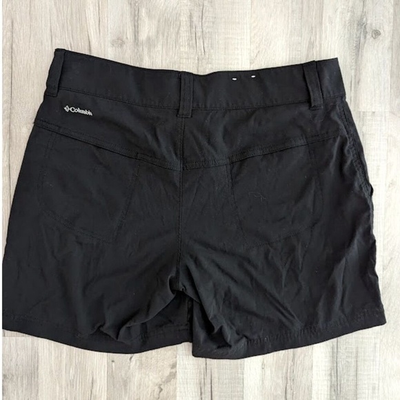Columbia 4-Inch Black Hiking Shorts, Size 8 (W5) - Picture 5 of 9
